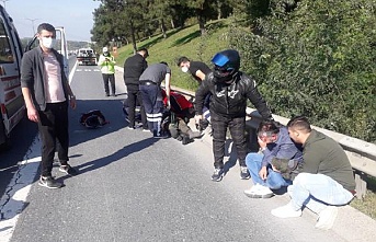 Beykoz TEM'de Otomobille Motosiklet Emniyet Şeridinde Çarpıştı