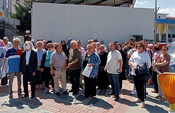Tokatköy halkı enerji dağıtım firmasının önünde toplandı